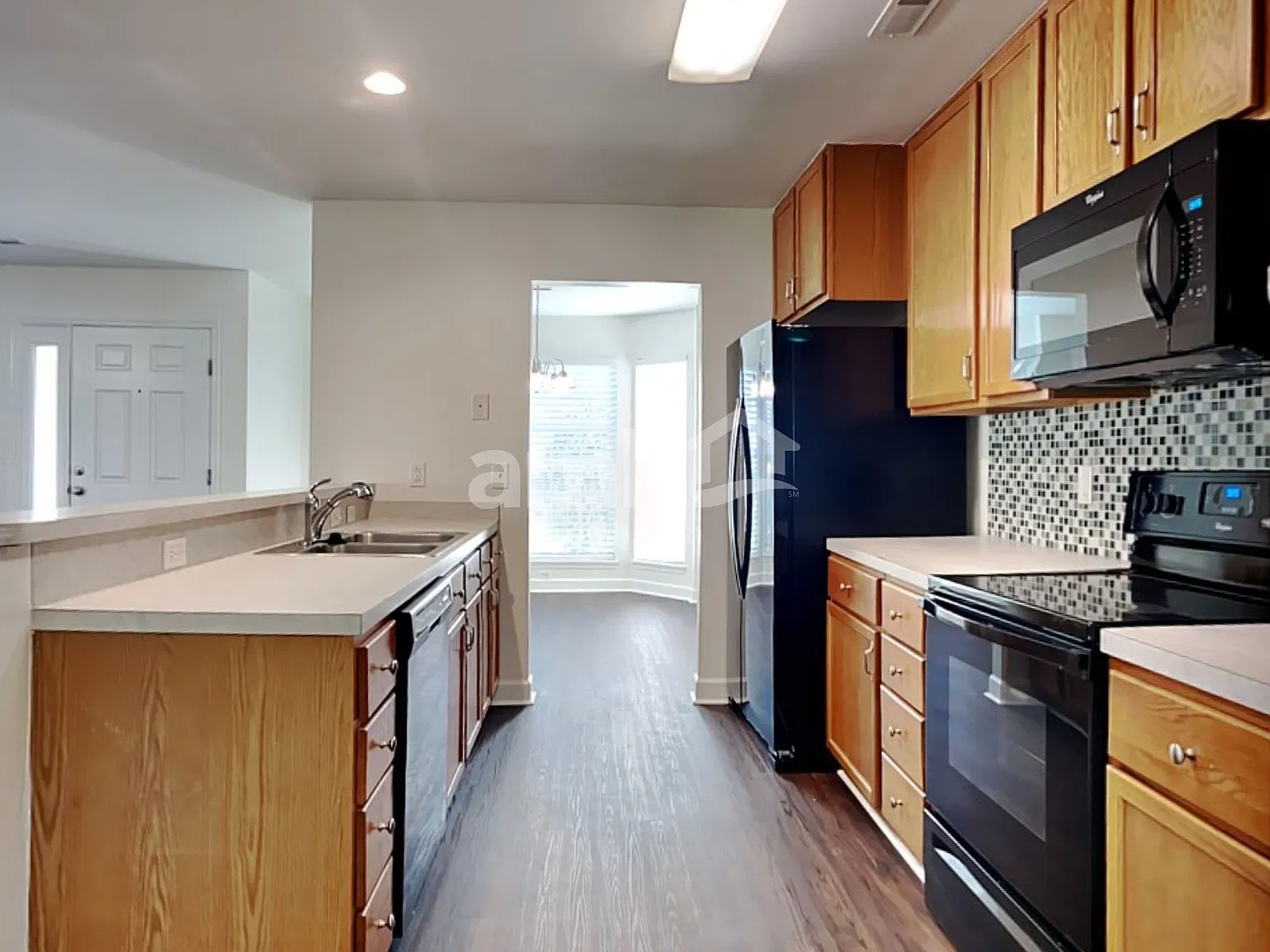 4 bed, 2.5 bath, 1900 sqft, $2,540 — Photo 3