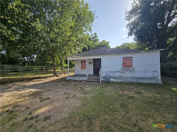 313 Commerce St, Marlin, TX 76661