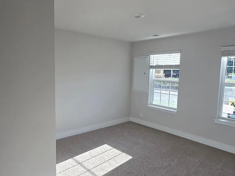 52 Aloma St — Photo 9