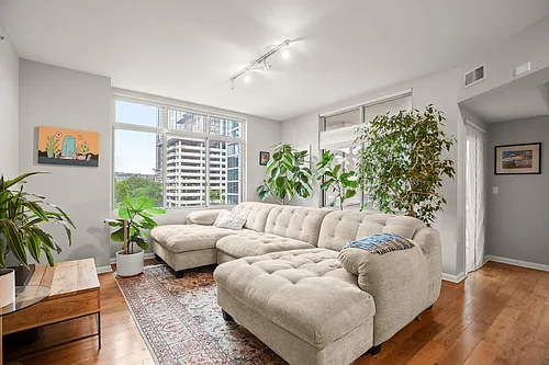 54 Rainey St Photo 1