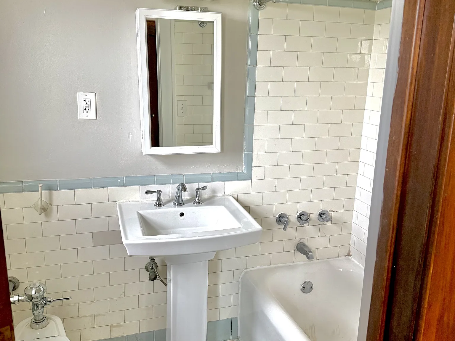 The Canterbury Apartments - 17 — Photo 2