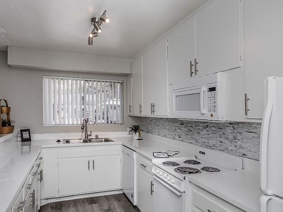 4th image of 2635 Milton Ave #8cad23012