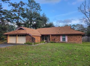 209 Tanglewood Dr, Carriere, MS 39426