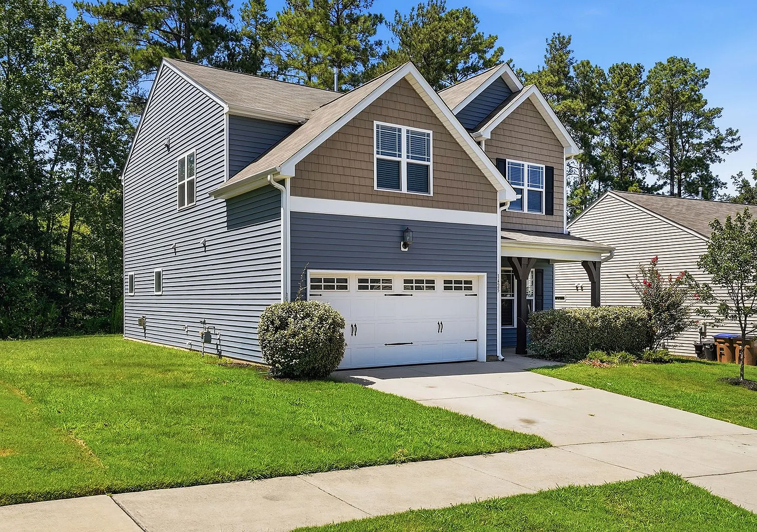 Available Now! 2-Story Home In Desirable Area — Photo 3