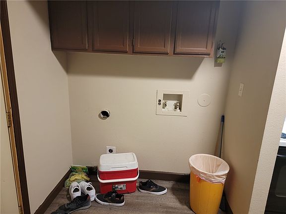 5th image of 1508 E Glenwood Dr