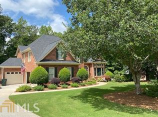 385 Woodcreek Ln, Fayetteville, GA