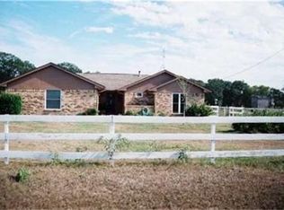 2238 E Hanna St, Calvert, TX 77837