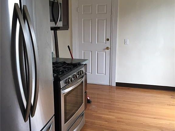 4th image of 664 Park Ave