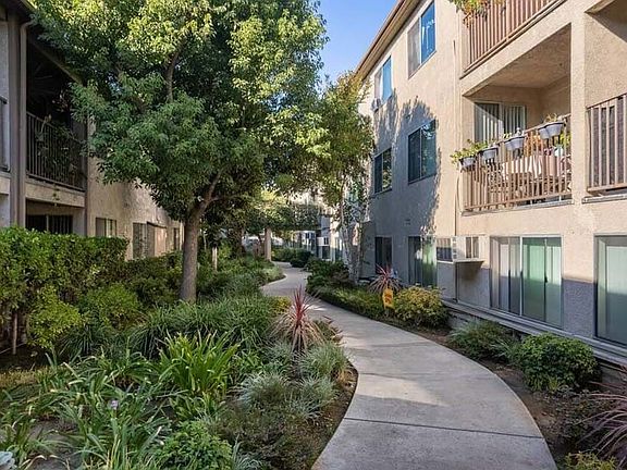 5th image of 1374 W San Bernardino Rd #254