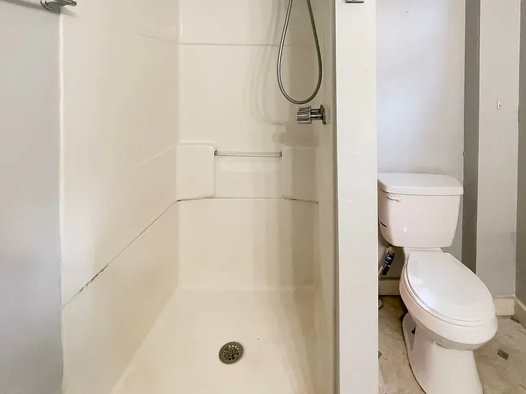 204 N Dill St — Photo 18