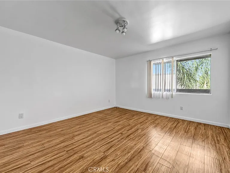 5334 Lindley Ave #319 — Photo 18