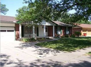 206 N Post Oak Rd, Wichita, KS 67206