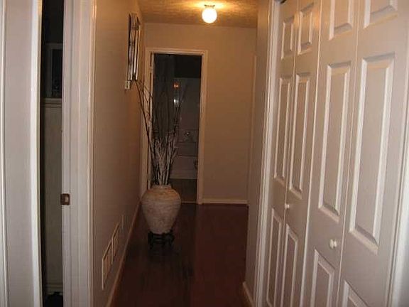 5th image of 307 Hillside Dr