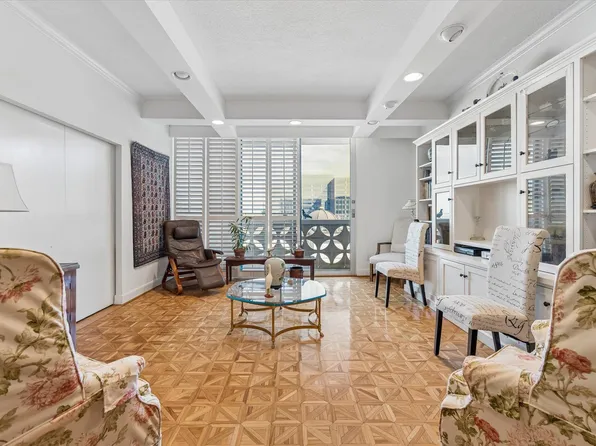 1801 Lavaca St APT 6E, Austin, TX 78701