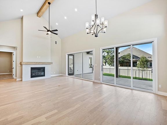 Brynlee II A family room