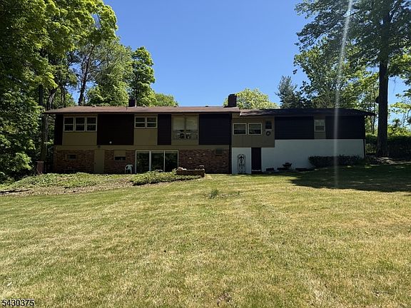 4th image of 40 Valleyview Rd
