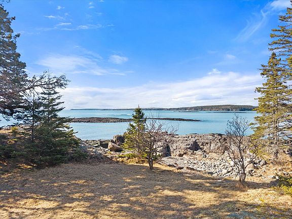 2nd image of 29 Hotel Cove Road