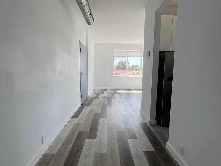 1814 SW 22nd Ave #11 — Photo 12