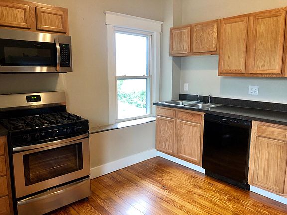 3rd image of 2317 Montgomery St #2