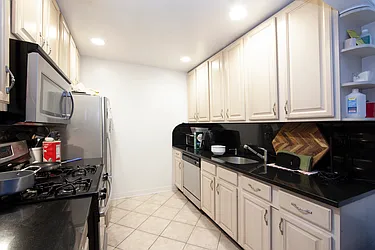 Rented by R New York