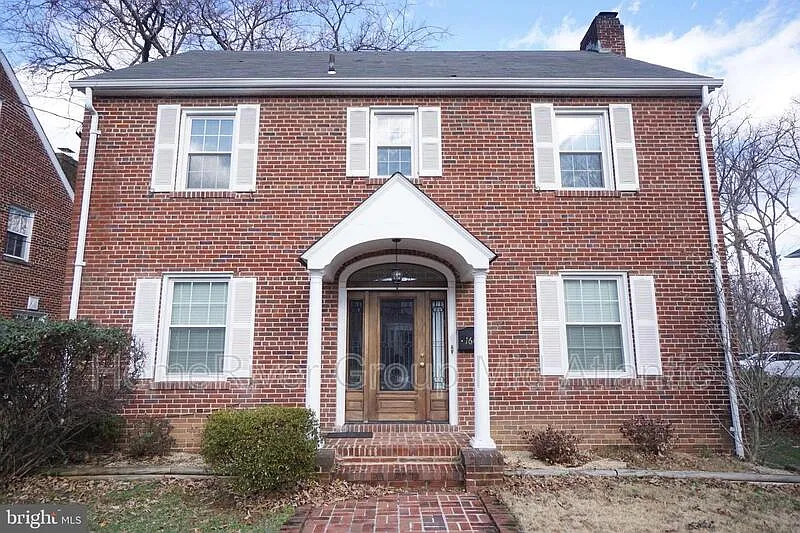 1603 Crittenden St NW photo 1