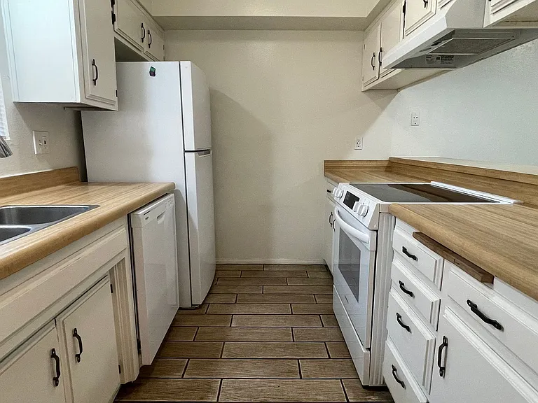 4504 Tierra Verde St #C — Photo 7