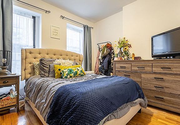 4th image of 324 E 90th St APT 3E