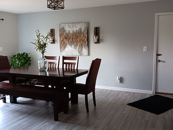 3rd image of 10882 Bakeway Dr