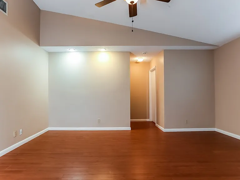 21080 Woodspring Ave — Photo 9