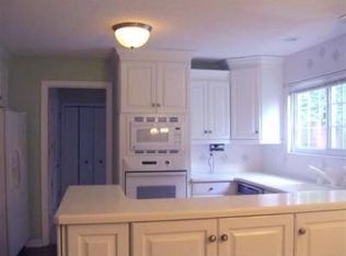 2 Hickory Ln, Huntington, WV 25705