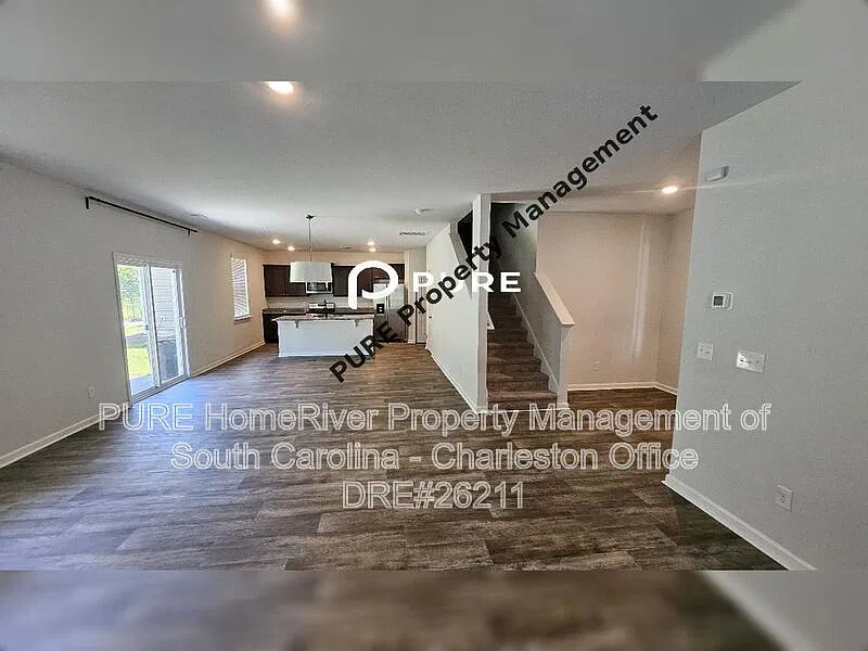4 bed, 2.5 bath, 2256 sqft, $2,699 — Photo 2
