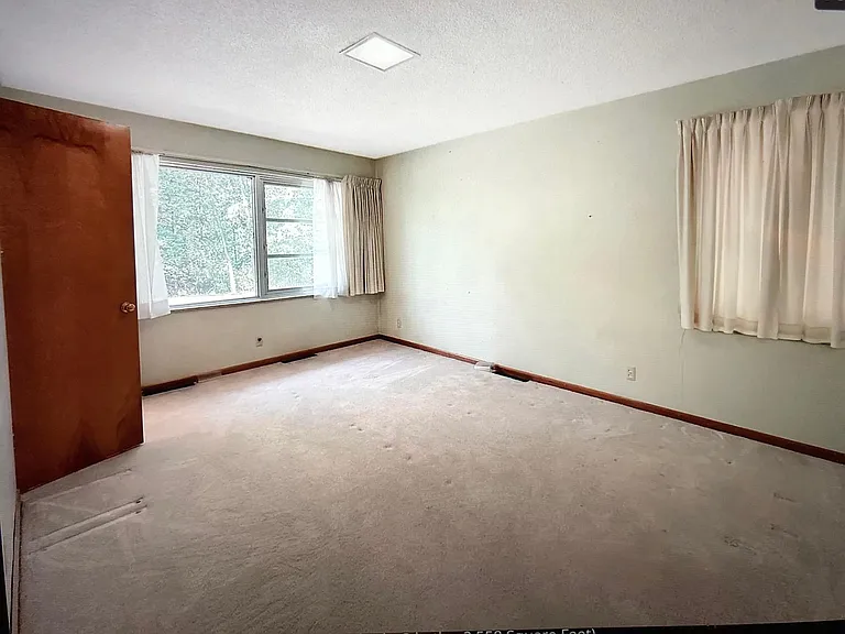 1201 Lurlyn Dr — Photo 5