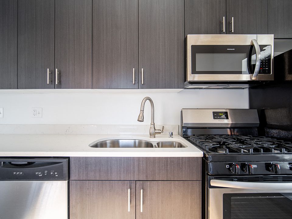 Stainless Steel Appliances - Unit 404