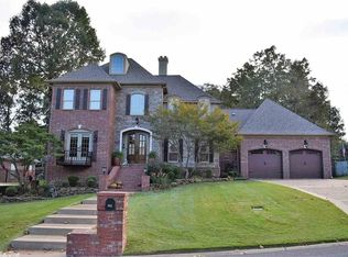 811 Golf View Dr, Searcy, AR 72143