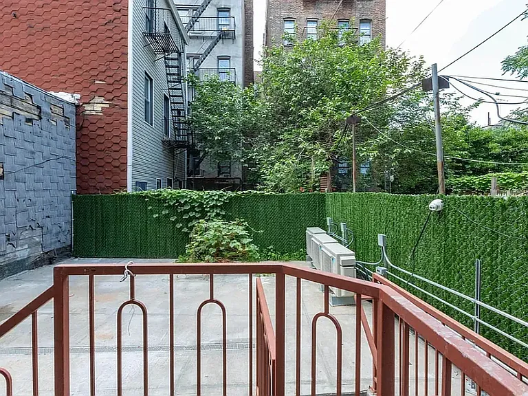 51 Ten Eyck St #3R — Photo 11