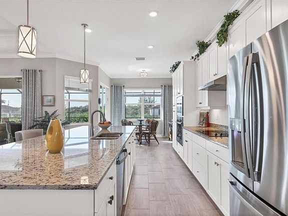 4th image of 15384 Spanish Point Dr