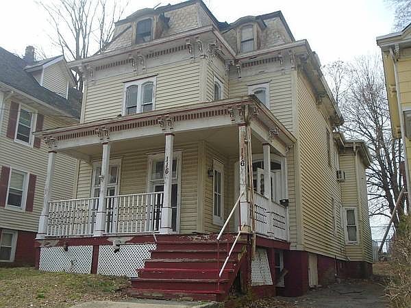 2nd image of 116A Wells St