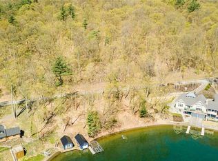 10193 E Bluff Dr, Penn Yan, NY 14527