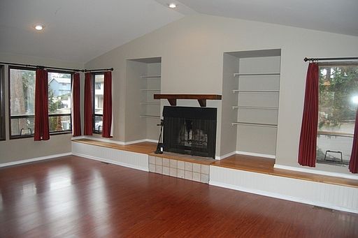 3rd image of 1052 SW Castilian Dr