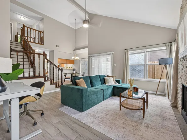 6635 Queensclub Dr, Houston, TX 77069