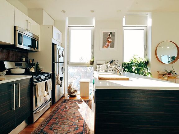 5th image of 31 Kosciuszko St APT 9B