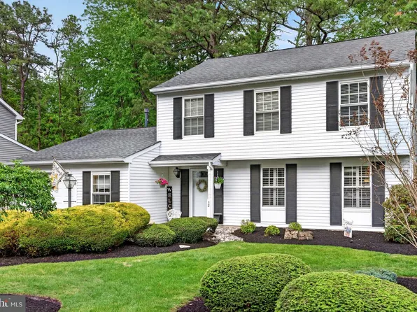 52 Masters Cir, Marlton, NJ 08053