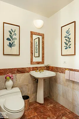 Bathroom, photo 1