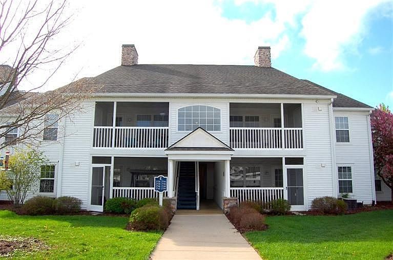 1st image of 2738 S Knightsbridge Cir #46