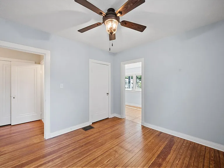 4513 S 6th St — Photo 27