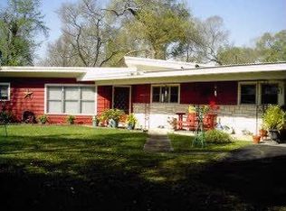 1112 N Main St, Highlands, TX 77562