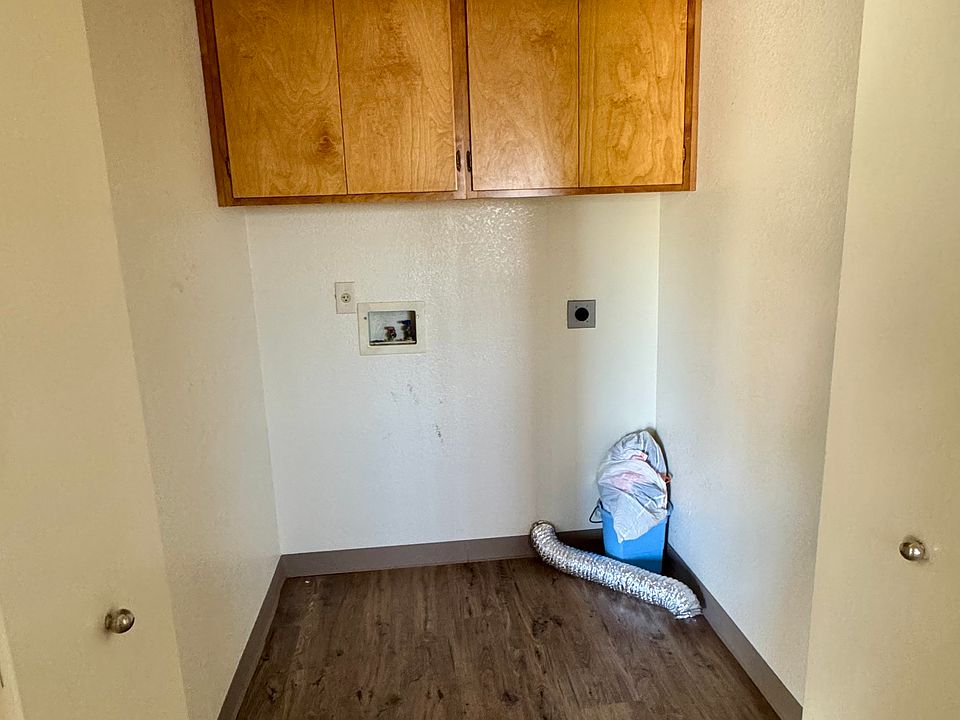 Laundry room hookups Available