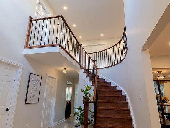3rd image of 5580 Millbrook Ln