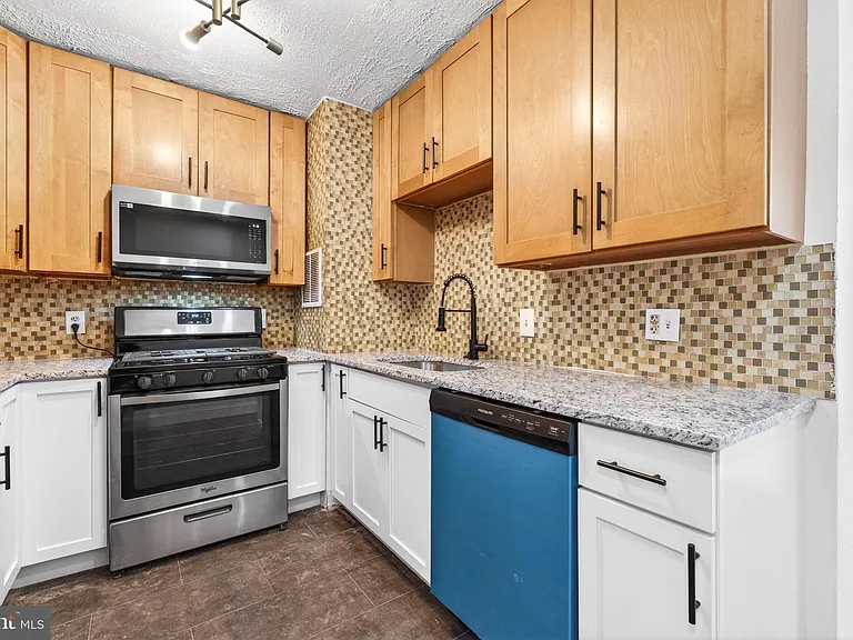 16 S Van Dorn St #506 — Photo 15
