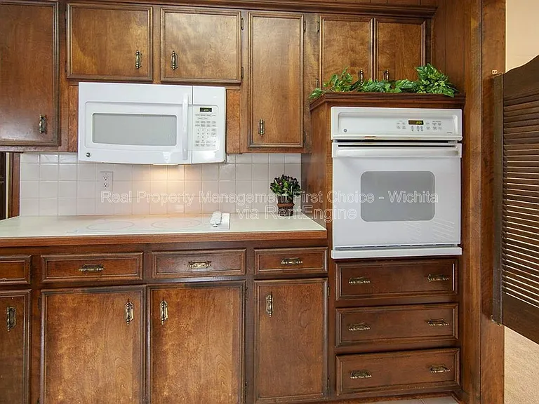 244 N Live Oak Ln — Photo 17